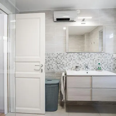Sophisticated In With Terrace Villa *