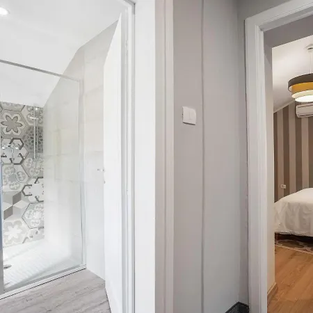 Sophisticated In With Terrace Villa *