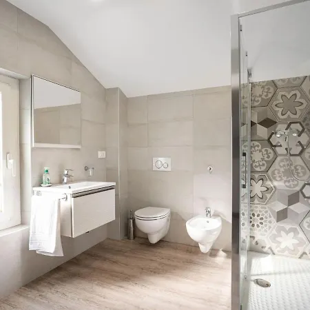 Villa Sophisticated In With Terrace Polazzo
